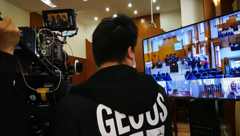 AI生成VS人工创意——永年县广告片拍摄公司的技术浪漫主义实践
